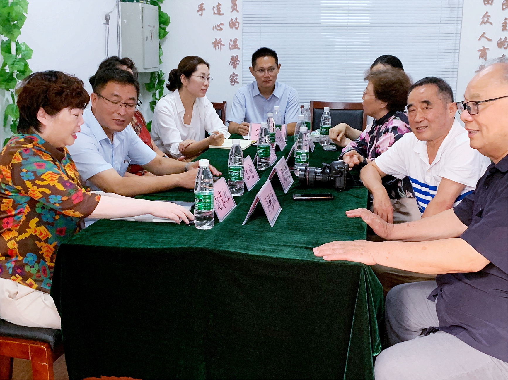 7月29日,新东街道组织委员、武装部长宋科组织召开“苍梧小区既有住宅加装电梯”协商议事会.jpg