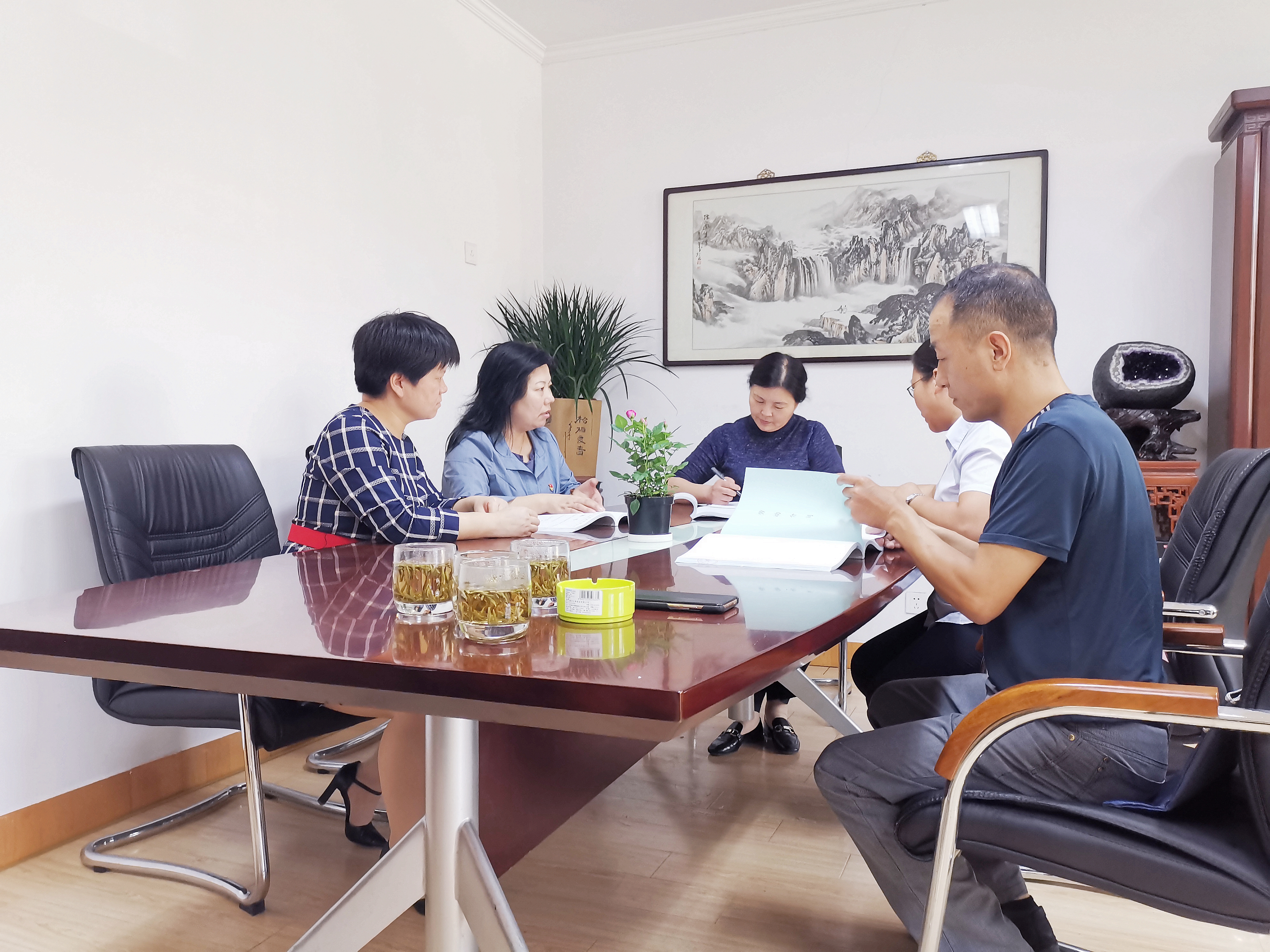 深入调研 走访对外劳务合作经营企业.jpg